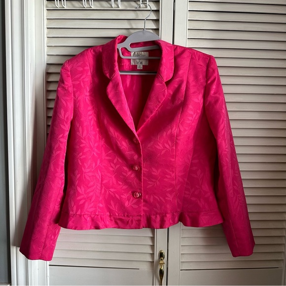 Size 16 - Le Suit - Pink - Picture 2 of 7